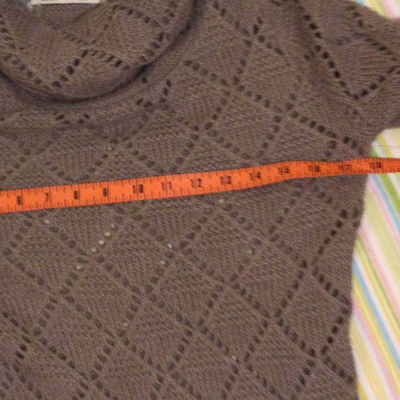 Beautiful knit Sweater By Old Navy - Picture 4 of 11